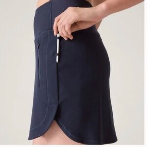 Athleta Fairway Golf Skort 16" – Navy – Size Small - Like New
